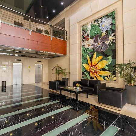 Lovely 3 Bedroom Apartment Beach Front Abú Dhabí Exteriér fotografie