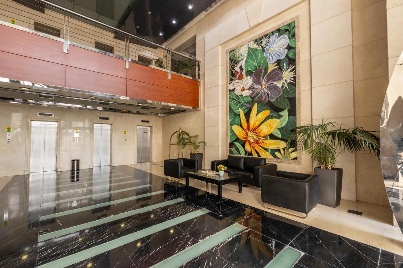 Lovely 3 Bedroom Apartment Beach Front Abú Dhabí Exteriér fotografie